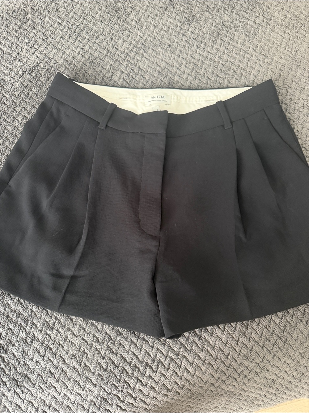 Aritzia Black High-Waist Tailored Shorts